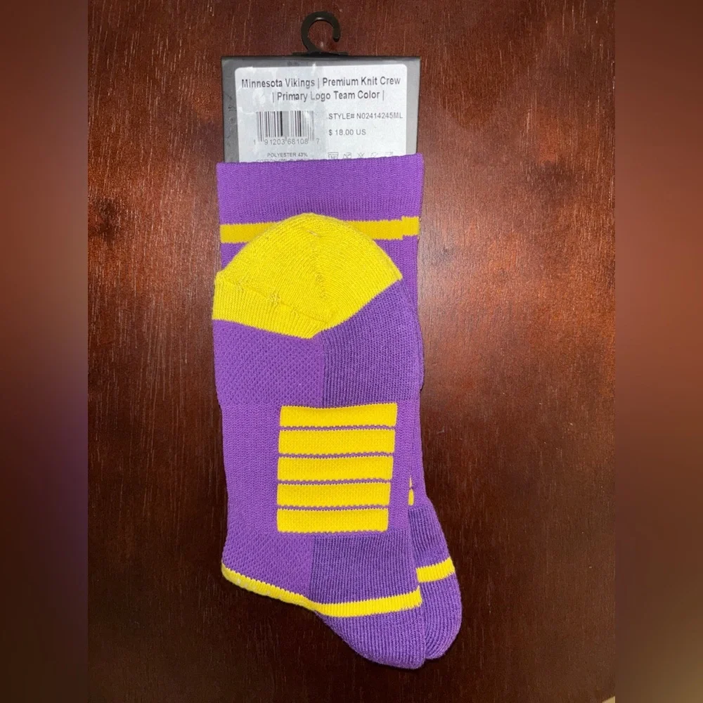 MINNESOTA VIKINGS STRIDELINE CREW SOCKS NWT MEN’S SHOE SIZE 8-12